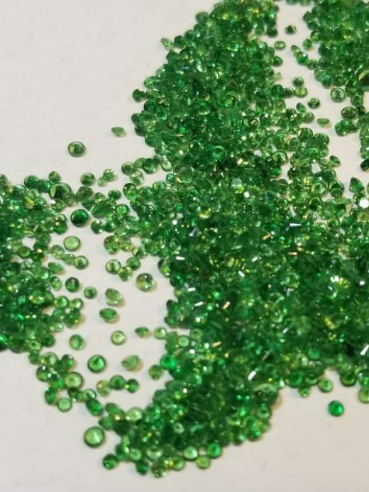 Natural Tsavorite round brilliant diamond cut Gemstones for sale