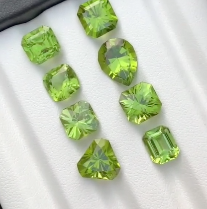 23 carats Cushion Emerald cut Natural Green Peridots