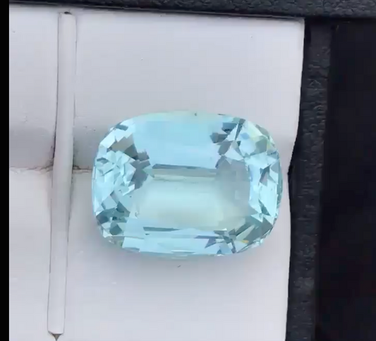 16.80 Carat Emerald cut Natural Blue Aquamarine