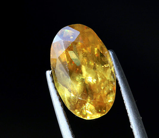 2.7 carats oval Yellow Loose Sphene Stone | Titanite