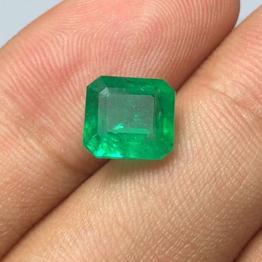 3 carats Cushion Natural Loose Green Emerald Stone