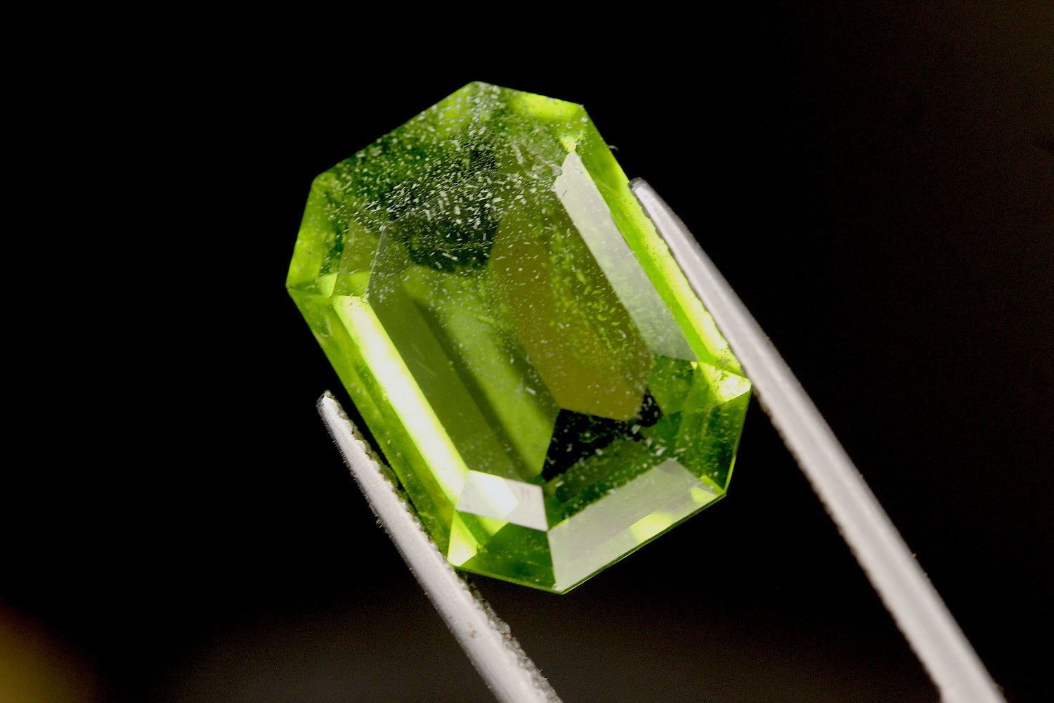 13 carats Natural Vivid Green Peridot from Supat