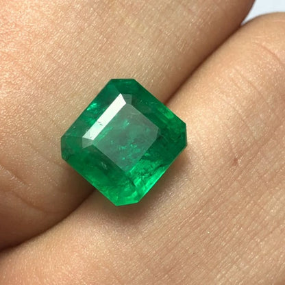 3 carats Cushion Natural Loose Green Emerald Stone