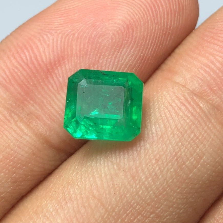 3 carats Cushion Natural Loose Green Emerald Stone