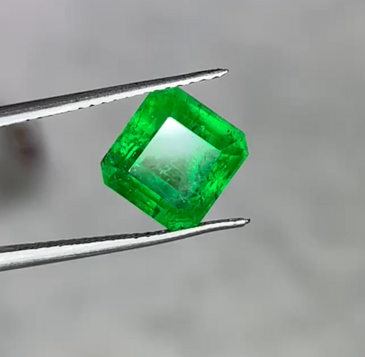 1 carats Cushion Natural Green Emerald from Swat