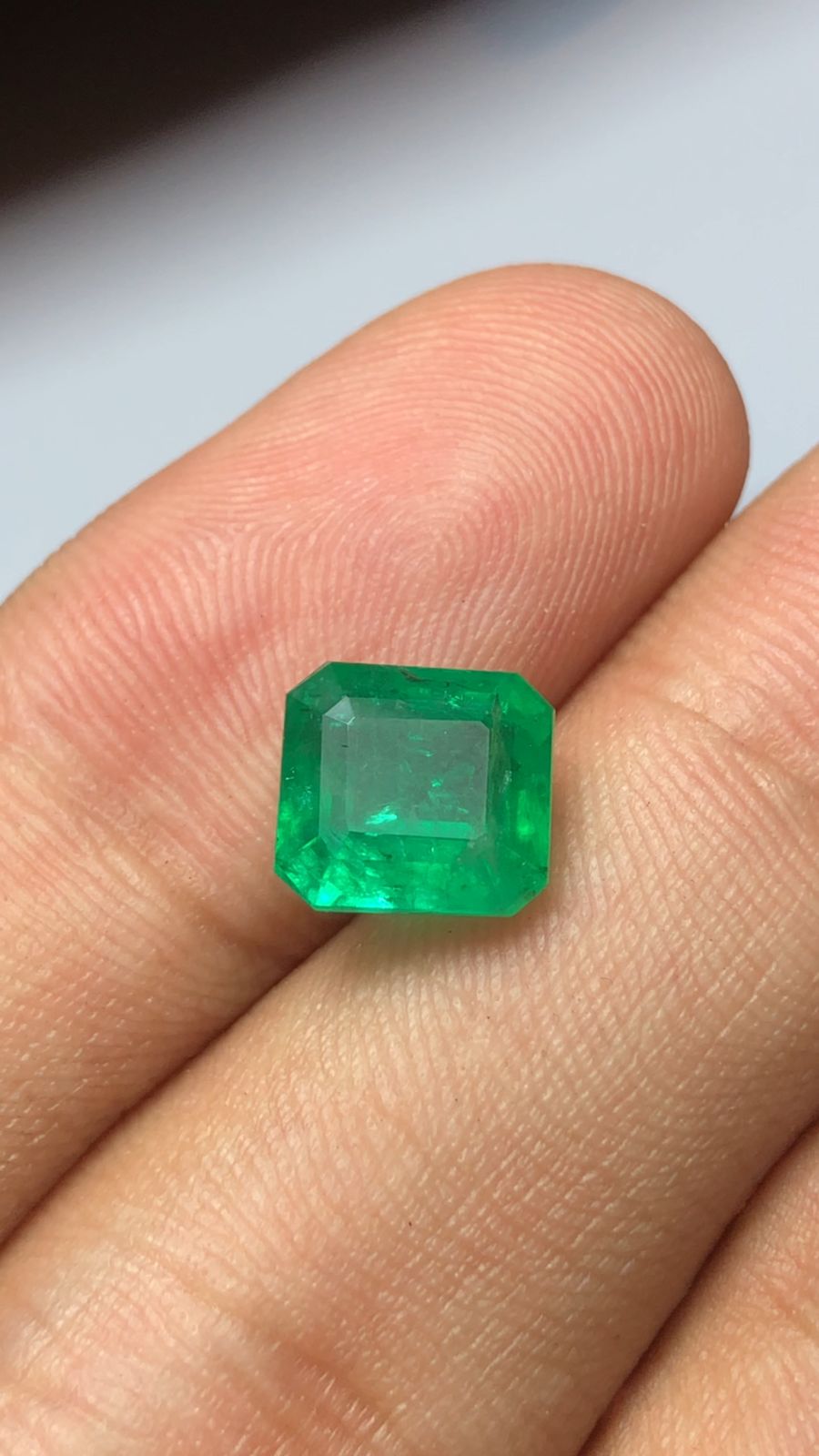 3 carats Cushion Natural Loose Green Emerald Stone