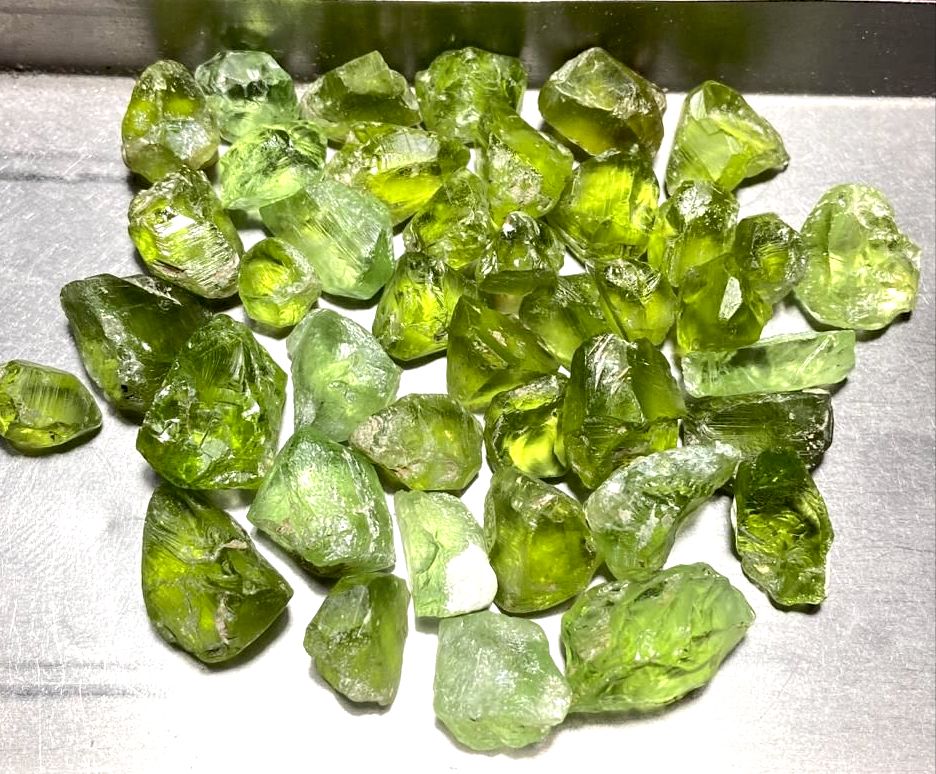 200 carats Green Peridot Faceting Rough Lot