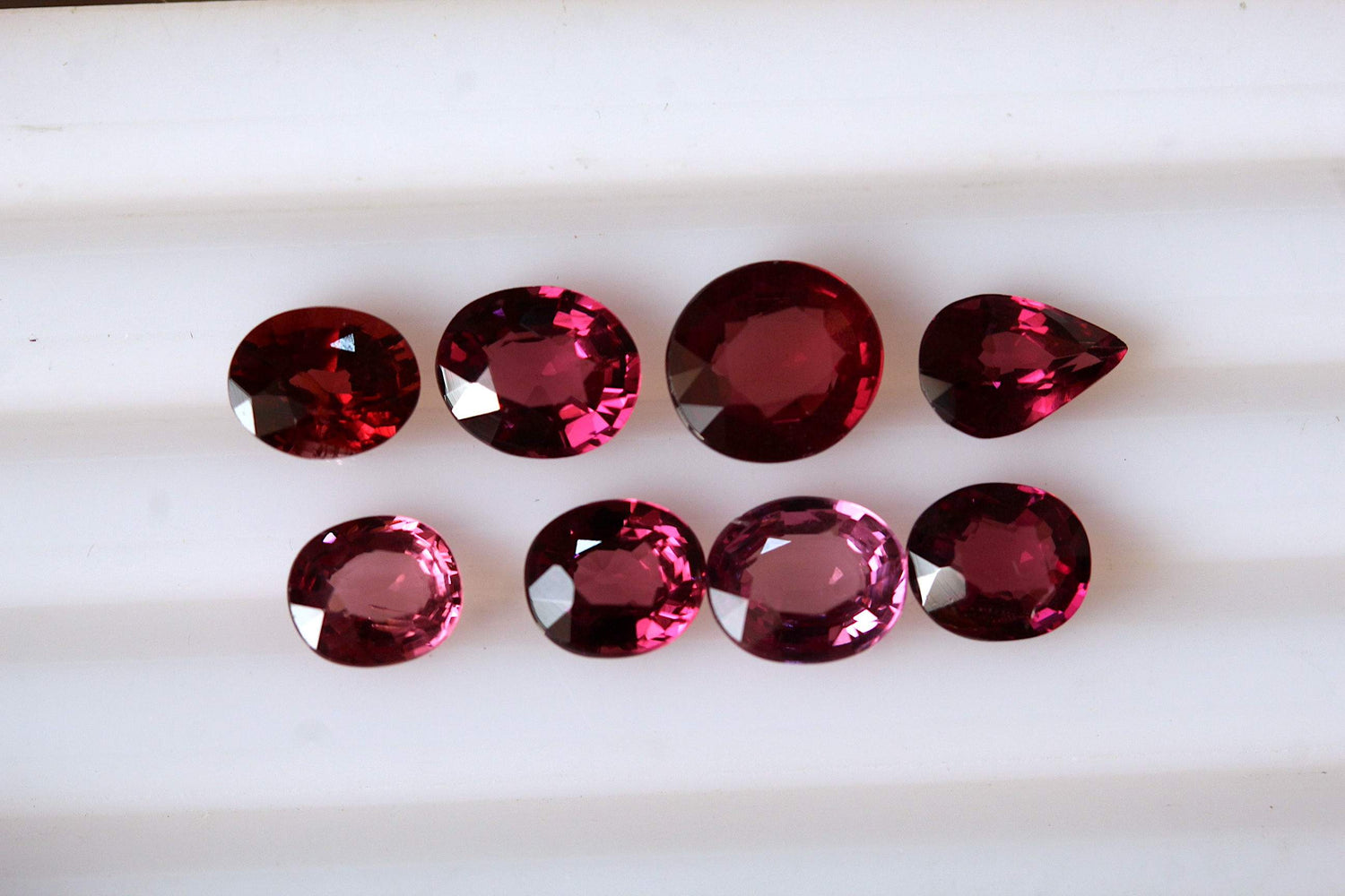 Buy 8 carats Loose Garnet Gemstones for Jewelry