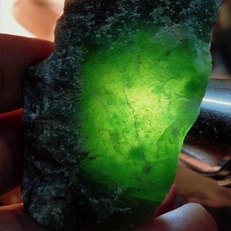 Idocrase / Vesuvianite Hydrogrossular Garnet 1 Killo.