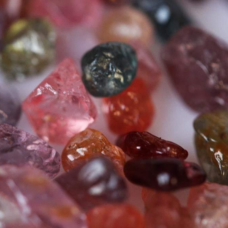 Rough Spinels for Sale - Rough Spinel Gemstones for Faceting