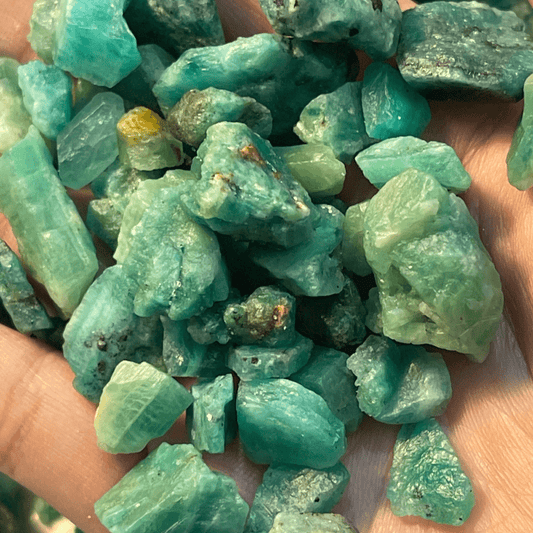 Stunning Raw Emerald Stone Wholesale Price