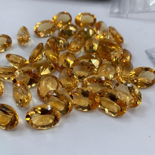 250 carats Yellow Citrine - Oval Shape