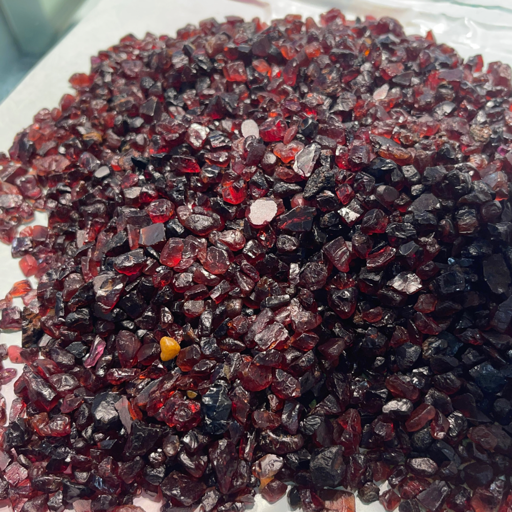 Rough Rhodolite Garnets for sale