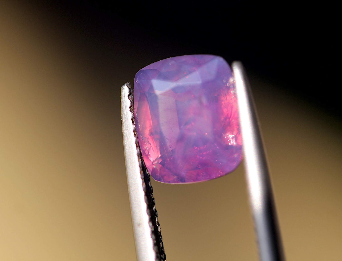  Rare Pink Sapphire from Kashmir for sale