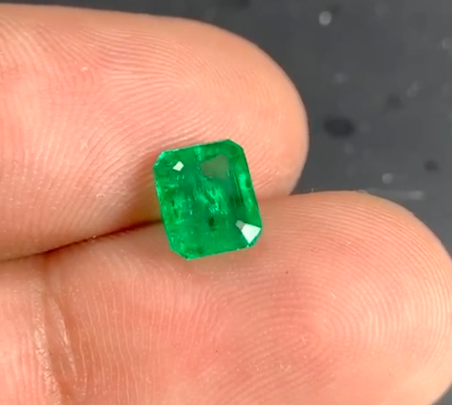 1.50 carats Cushion Panjshir Emerald Stone Loose Gem