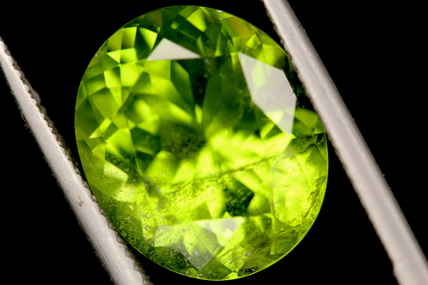 Intense green Peridot