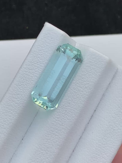 6.45 carats Emerald Cut Blue aquamarine loose gem