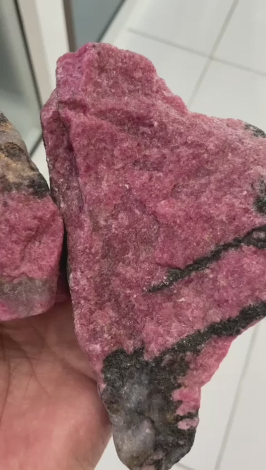 One kg Raw Rhodonite Stone For Lapidary Artists