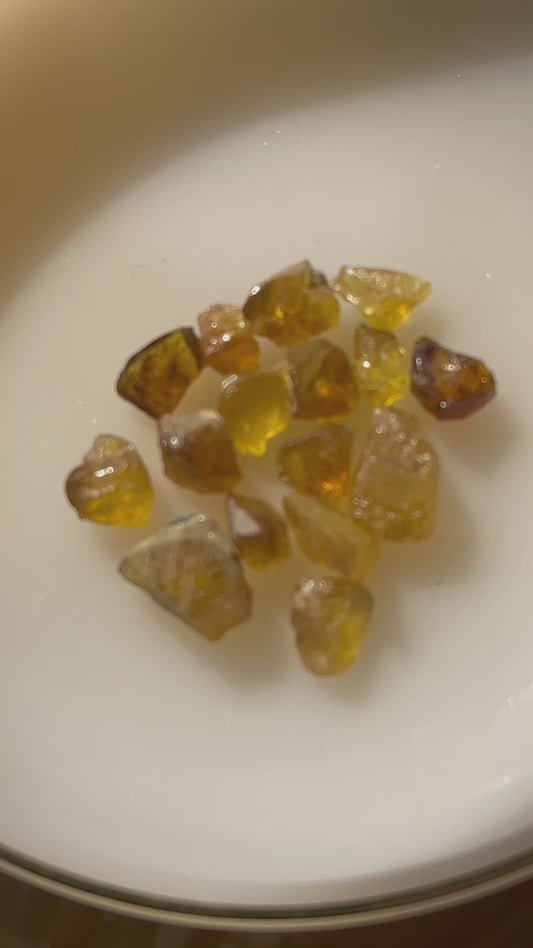 35 carats Rare Rough Sphene | Facet Grade Rough Titanite