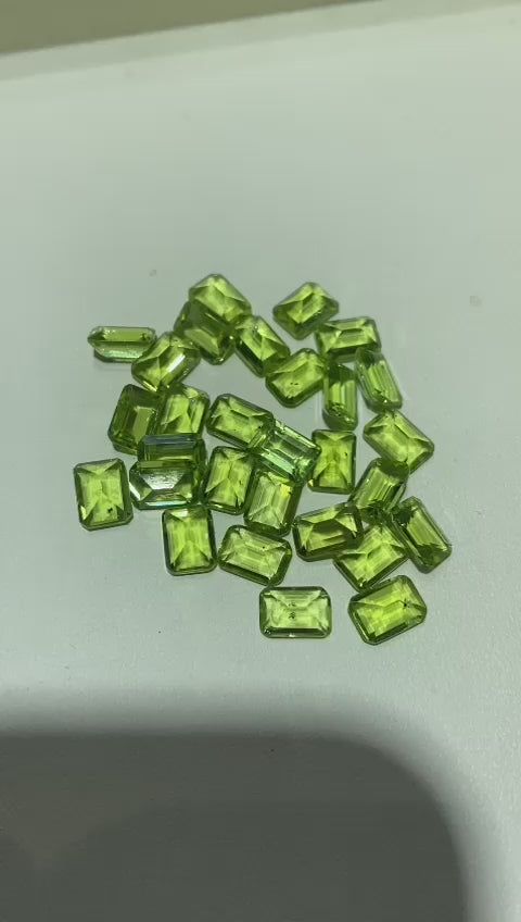 50 carats Calibrated Natural Loose Peridot Stones for Sale