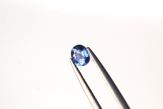 0.43 carats Natural Ceylon Sapphire for jewelry