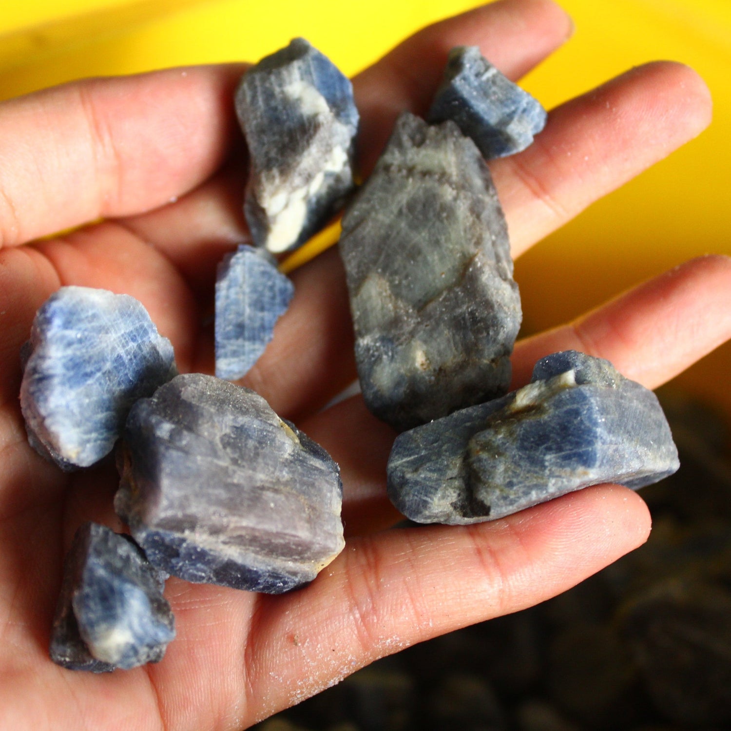 1 kg Rough Sapphires for Carving - Rough Sapphire