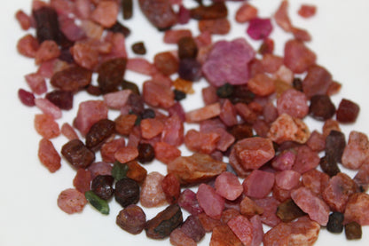 1KG Natural Raw Ruby Small size for cabbing / beading, wirewrapping