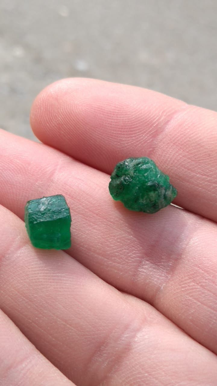 2 Pieces 12 carats Natural Emerald Gems - Wholesale Rough Emeralds