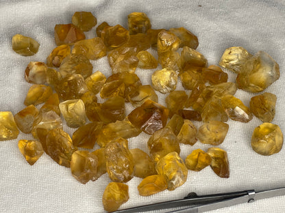 1Kg Raw Citrine for Faceting, Cabbing