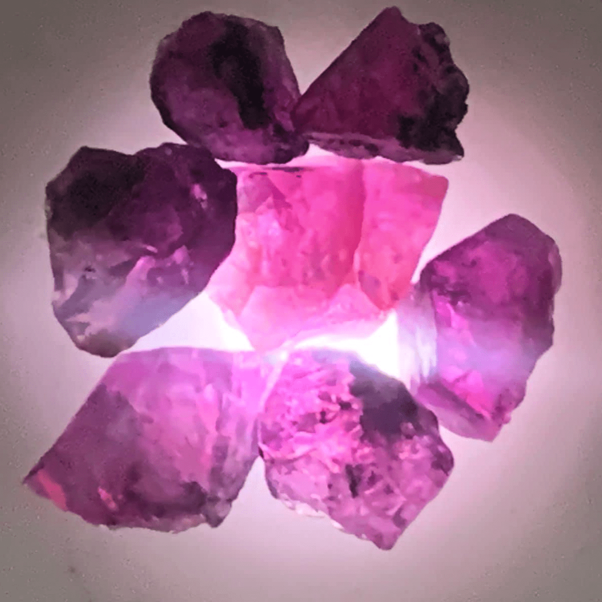 Faceting Enthusiasts Rejoice: Buy Genuine Kashmir Sapphire for Unmatched Brilliance
