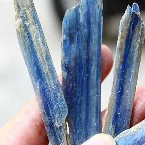 1KG Natural Kyanite Crystals.